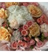 Микс с кремовыми розами 1