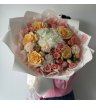 Микс с кремовыми розами