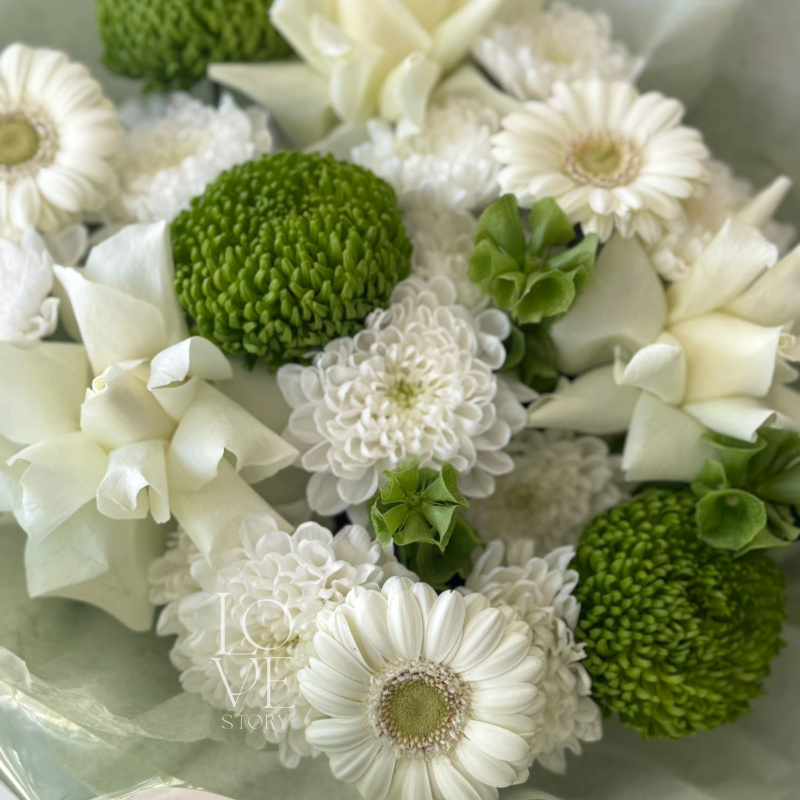 Микс Роз Кения и хризантем 2