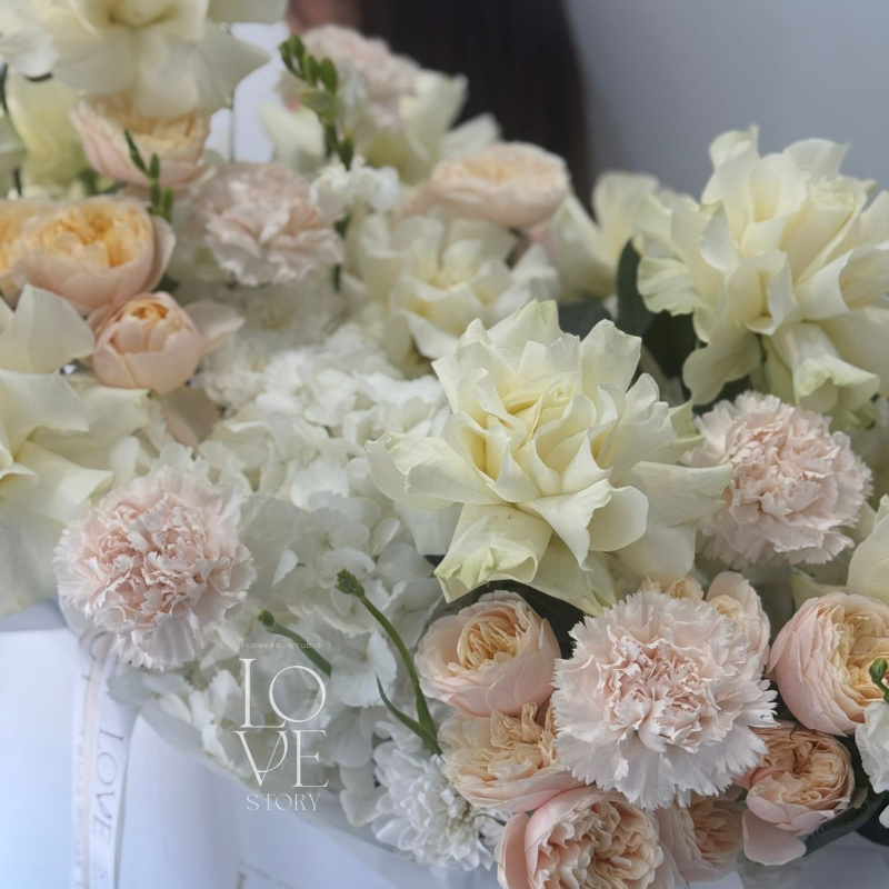 Коробка в нежно кремовых оттенках 2