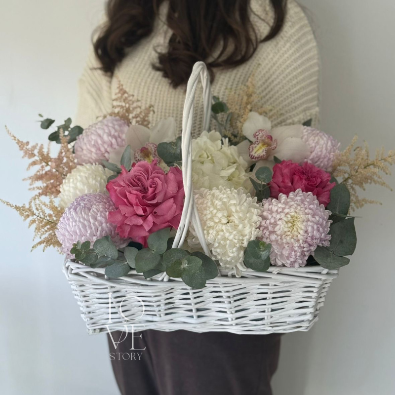 Корзина со светло фиолетовыми бигуди 1