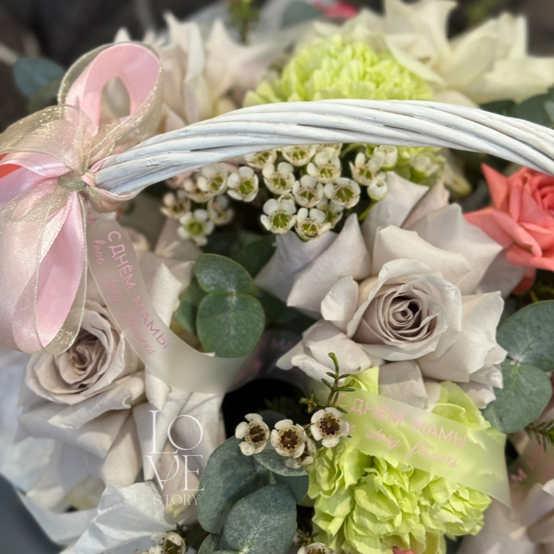 Корзинка с розами Мента 2