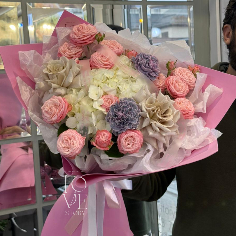 Нежный микс с крашеными диантусами