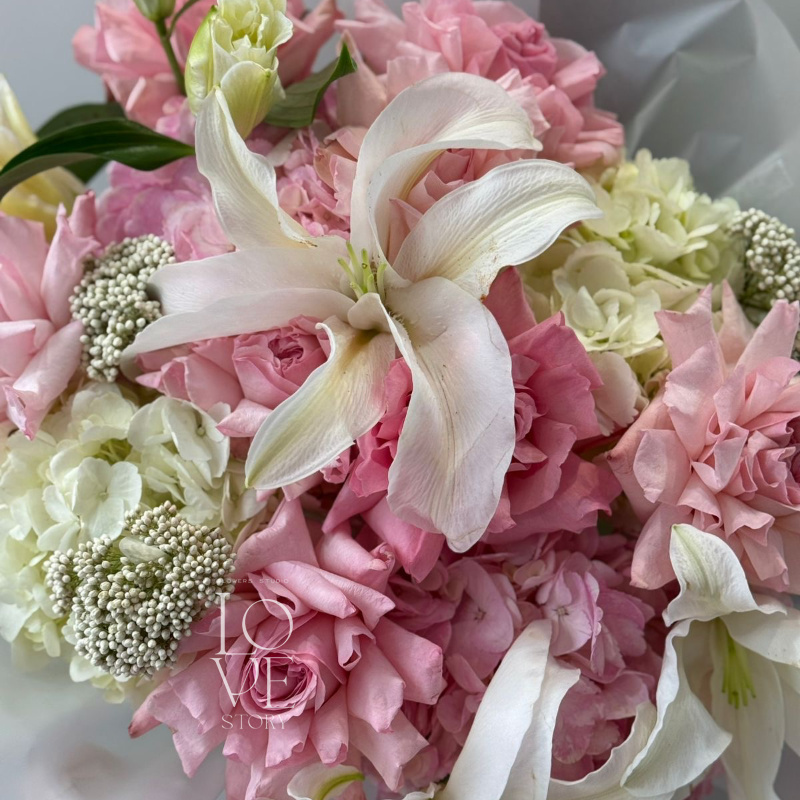 Микс с лилией и гортензиями 2