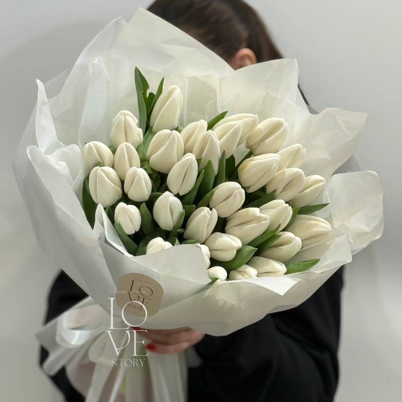 Белые классические тюльпаны 31 шт