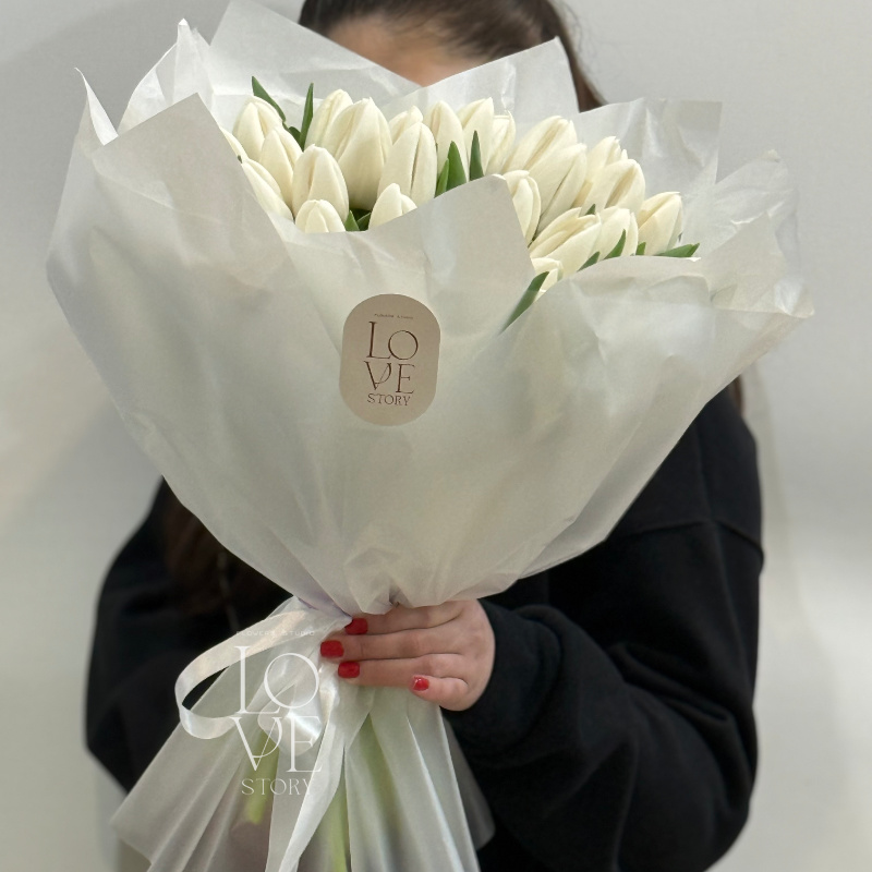 Белые классические тюльпаны 31 шт 1