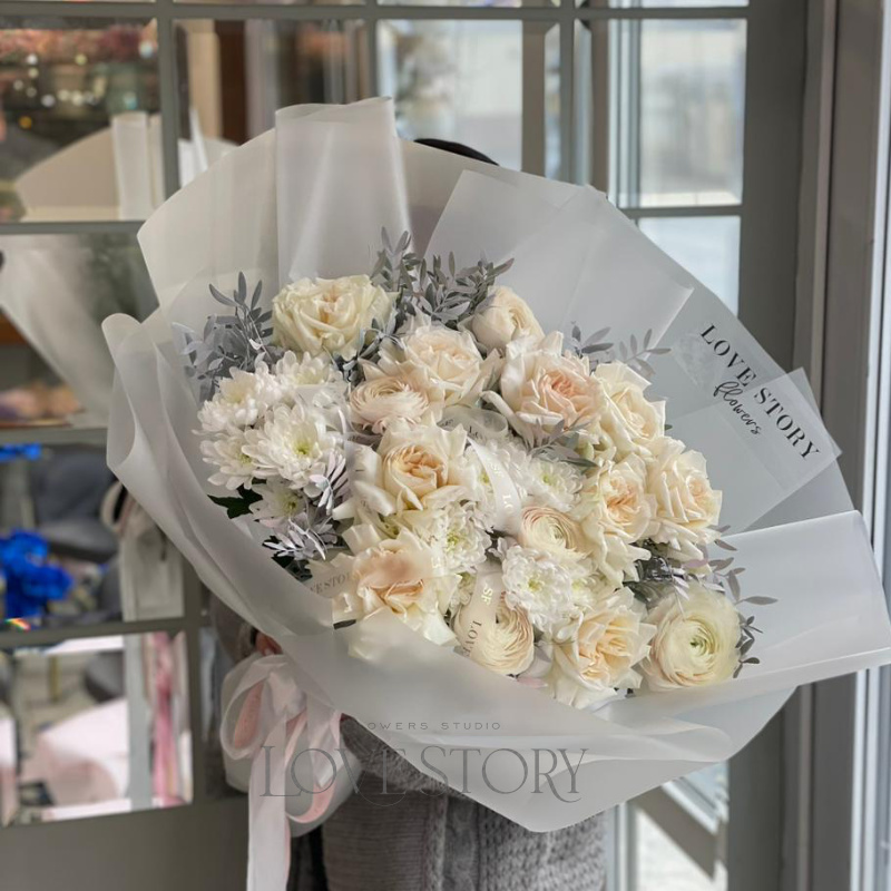 Микс с ранункулюсами